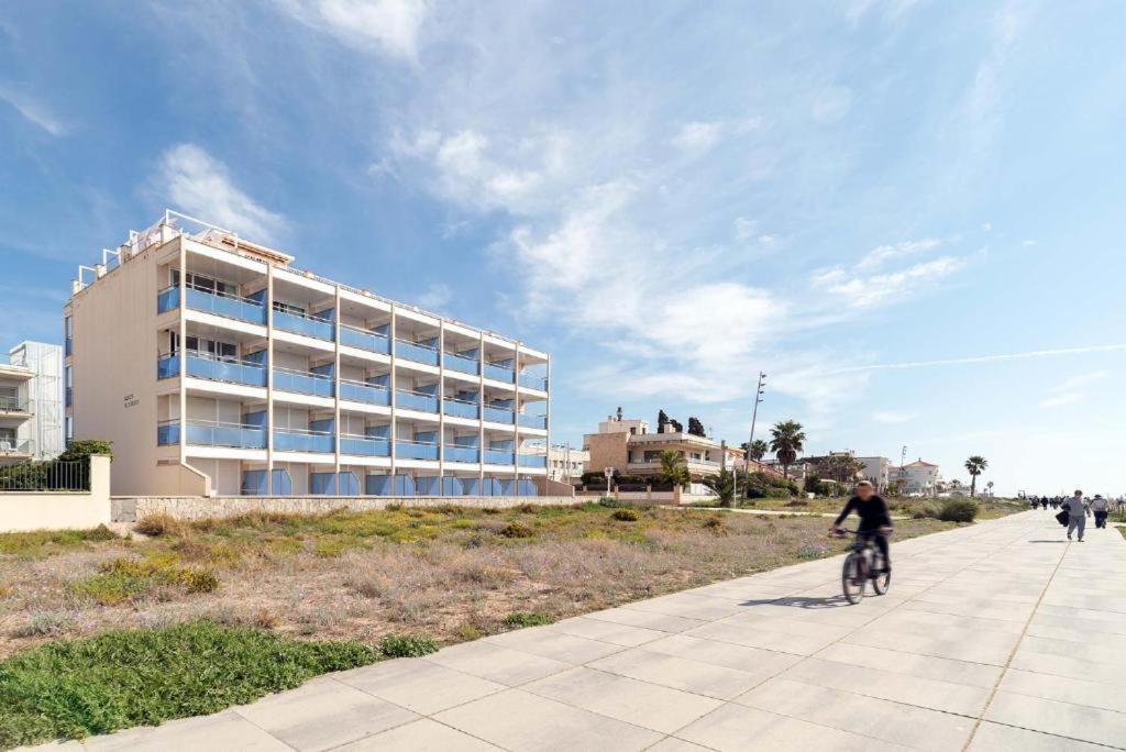 Apartamentos Denis Castelldefels Exterior photo