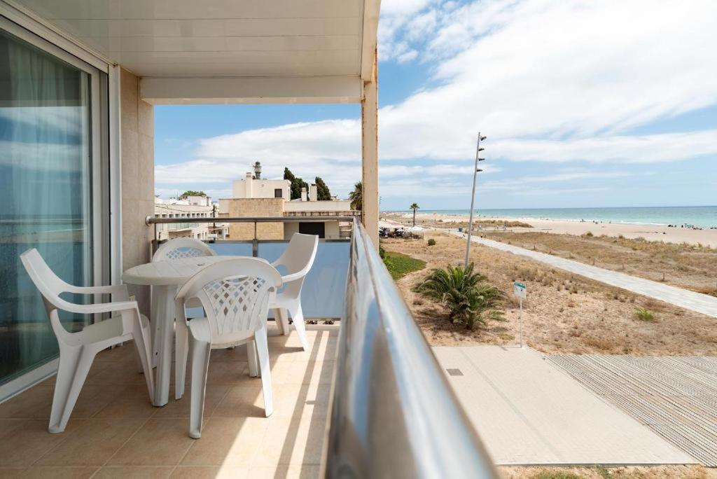 Apartamentos Denis Castelldefels Exterior photo