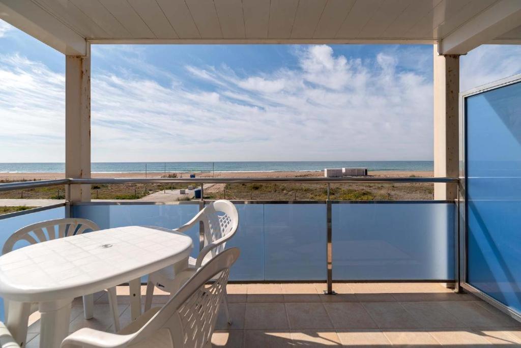 Apartamentos Denis Castelldefels Exterior photo