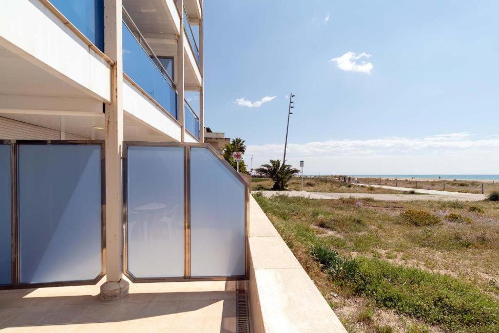 Apartamentos Denis Castelldefels Exterior photo