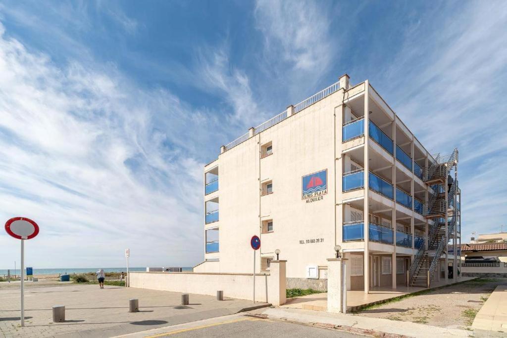 Apartamentos Denis Castelldefels Exterior photo