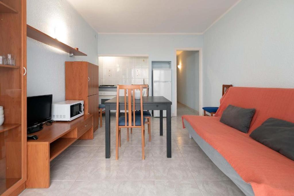 Apartamentos Denis Castelldefels Exterior photo